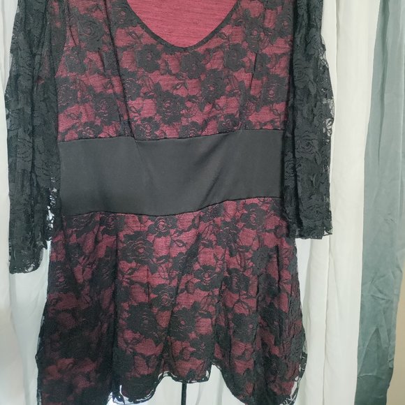 Nextmia - Beautiful Gothic Dress - Picture 3 of 7